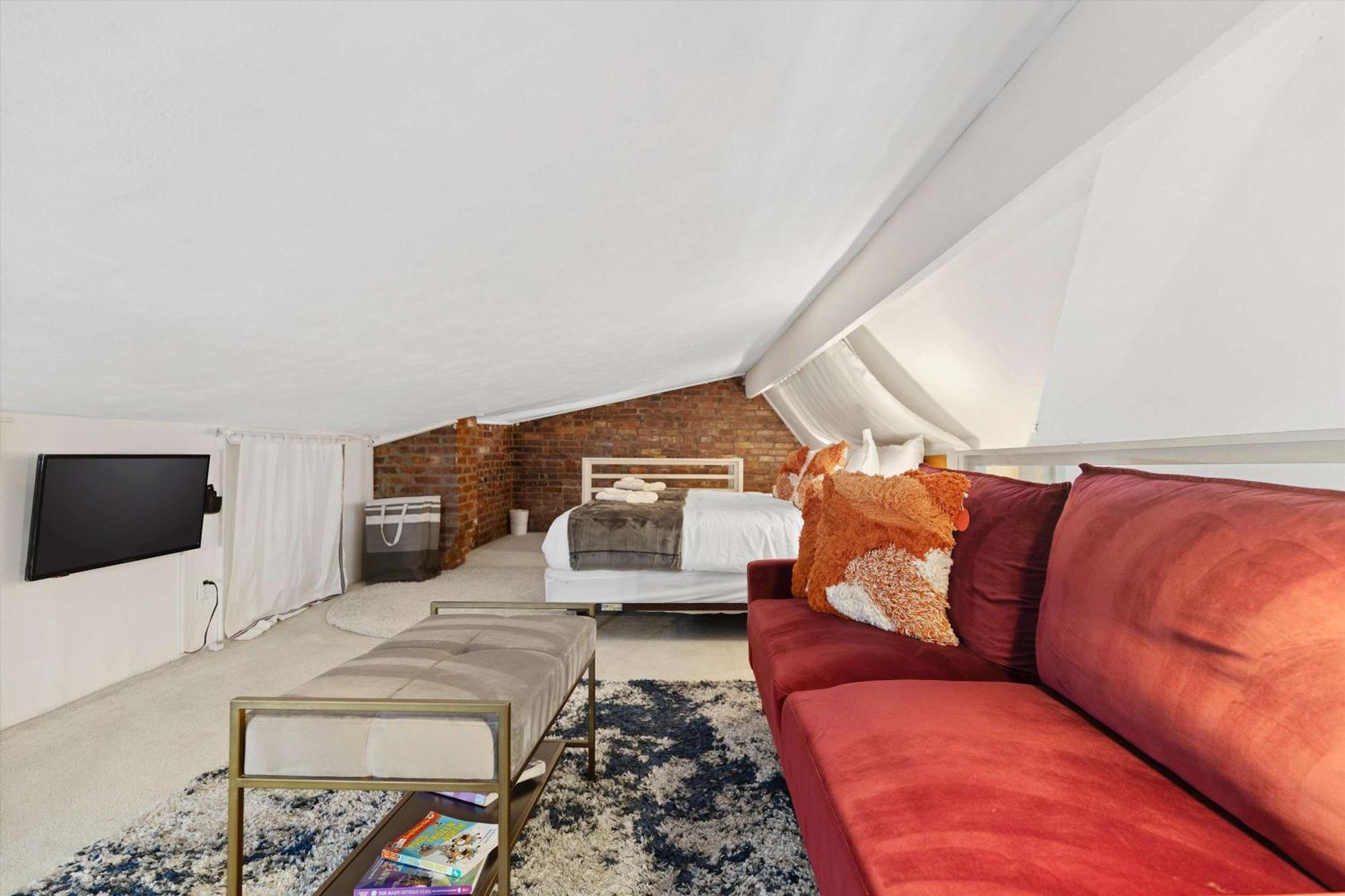 Chic 1-br Loft Nestled Between Dupont & Logan Appartamento *