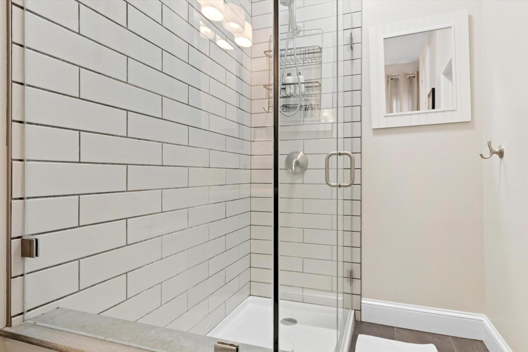 Chic 1-br Loft Nestled Between Dupont & Logan Appartamento *