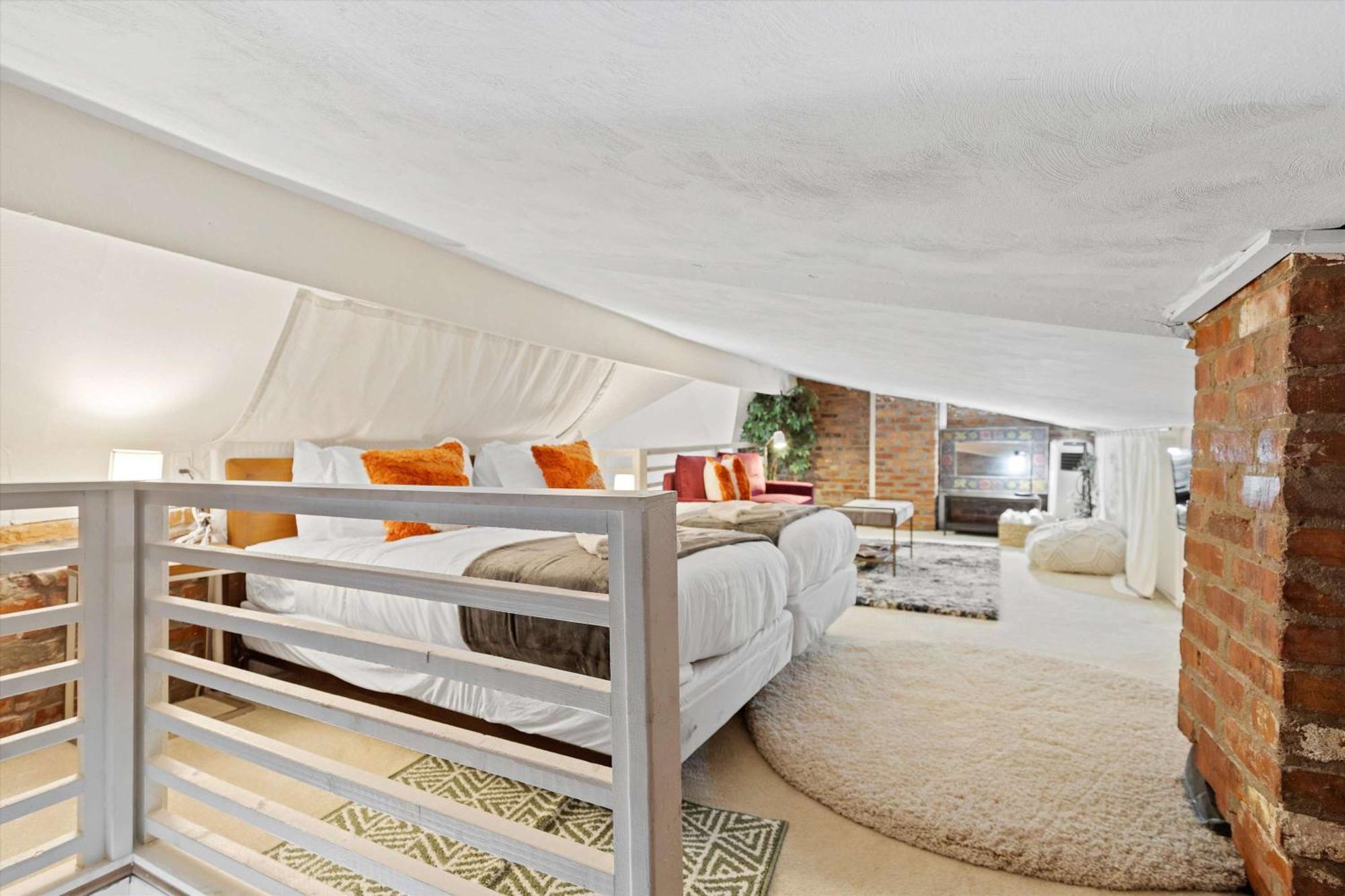 Chic 1-br Loft Nestled Between Dupont & Logan Appartamento Washington